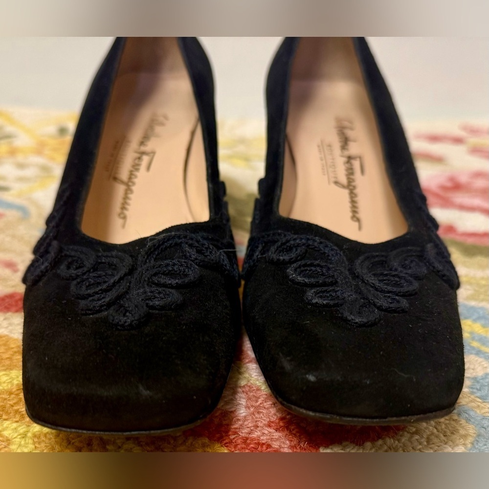 SALVATORE FERRAGAMO Vintage Black Suede Soutache Square Toe Block Heels - Size 8 - Picture 6 of 16